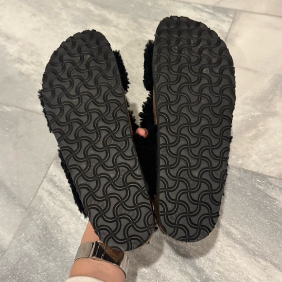 Papilio Birkenstock Black Teddy Sherpa Fuzzy Sandals Size 10/41 - Picture 8 of 9